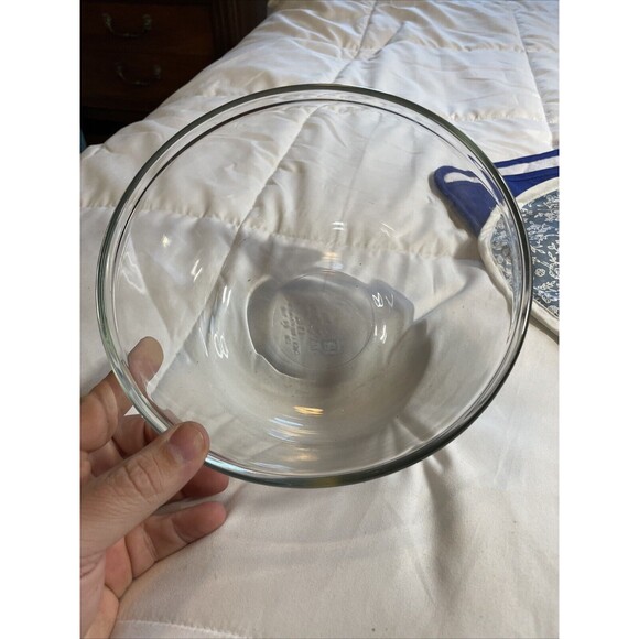 Anchor Mixing Bowl 2.5 Qt Clear Glass - Picture 1 of 5